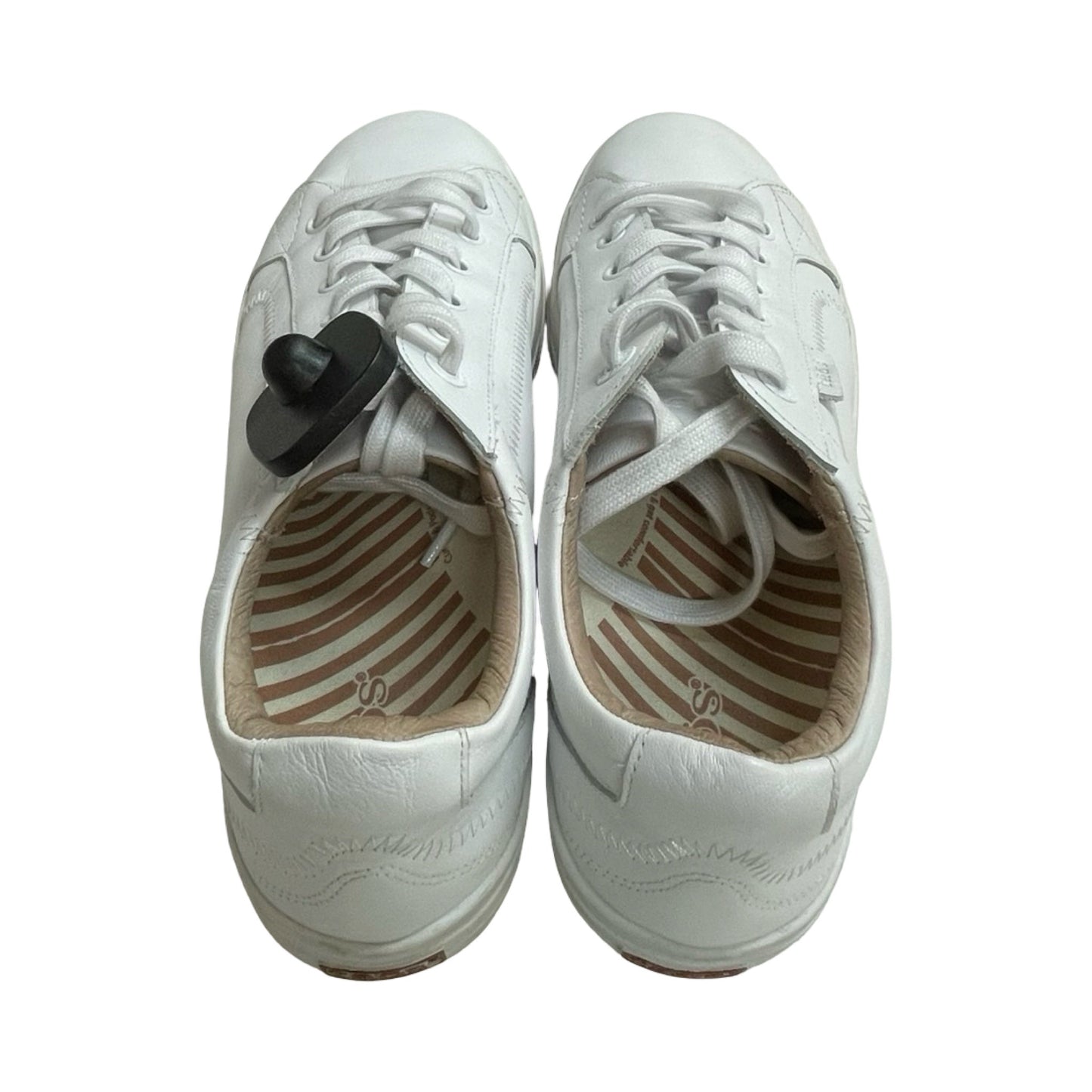 Shoes Athletic By Taos In White, Size:10