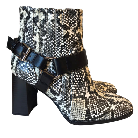 Boots Ankle Heels By Bcbgeneration In Black & White, Size:8