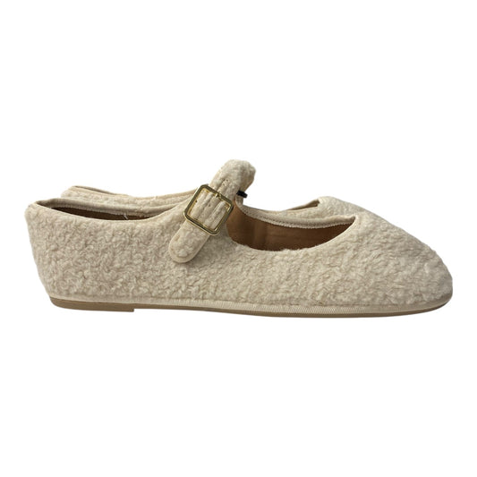 Shoes Flats By Universal Thread In Cream, Size:11