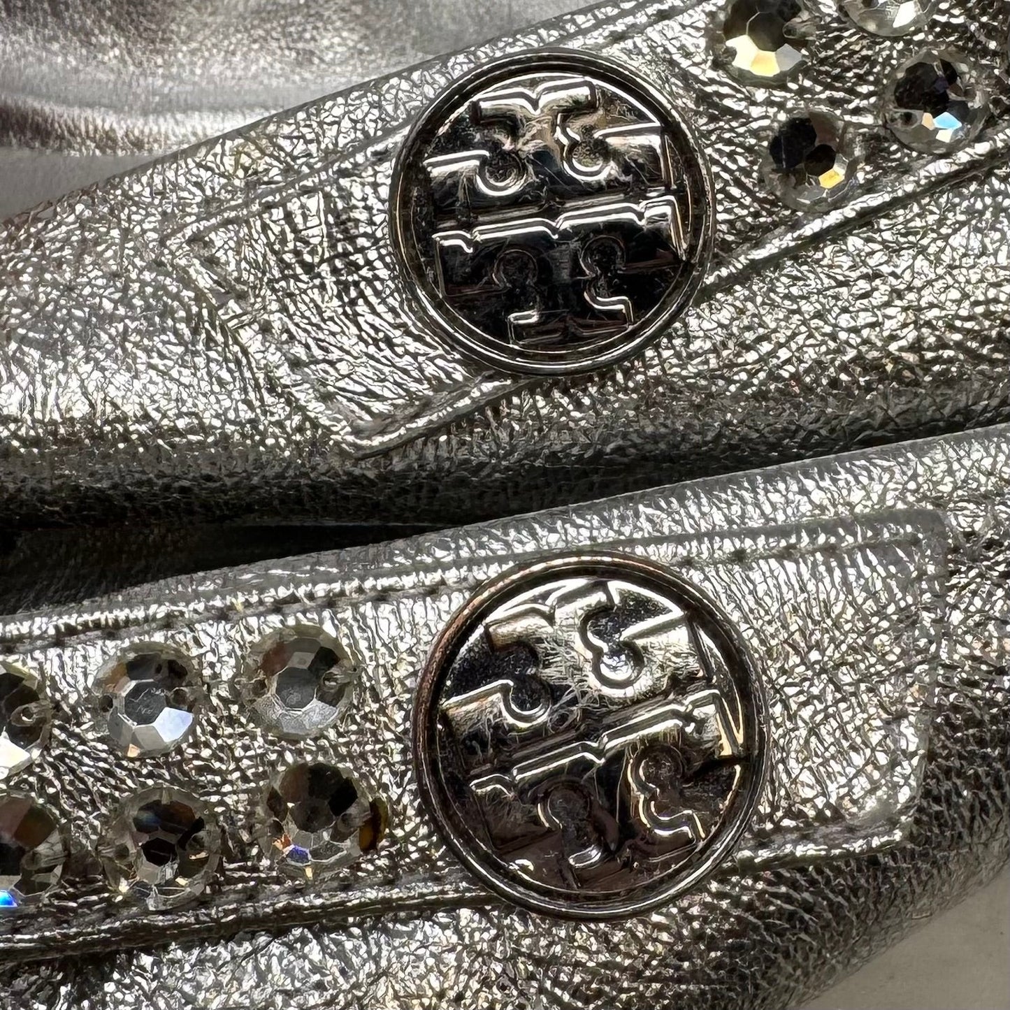 Embellished Strap Ballerina Flats Shoes Designer By Tory Burch In Silver, Size: 8