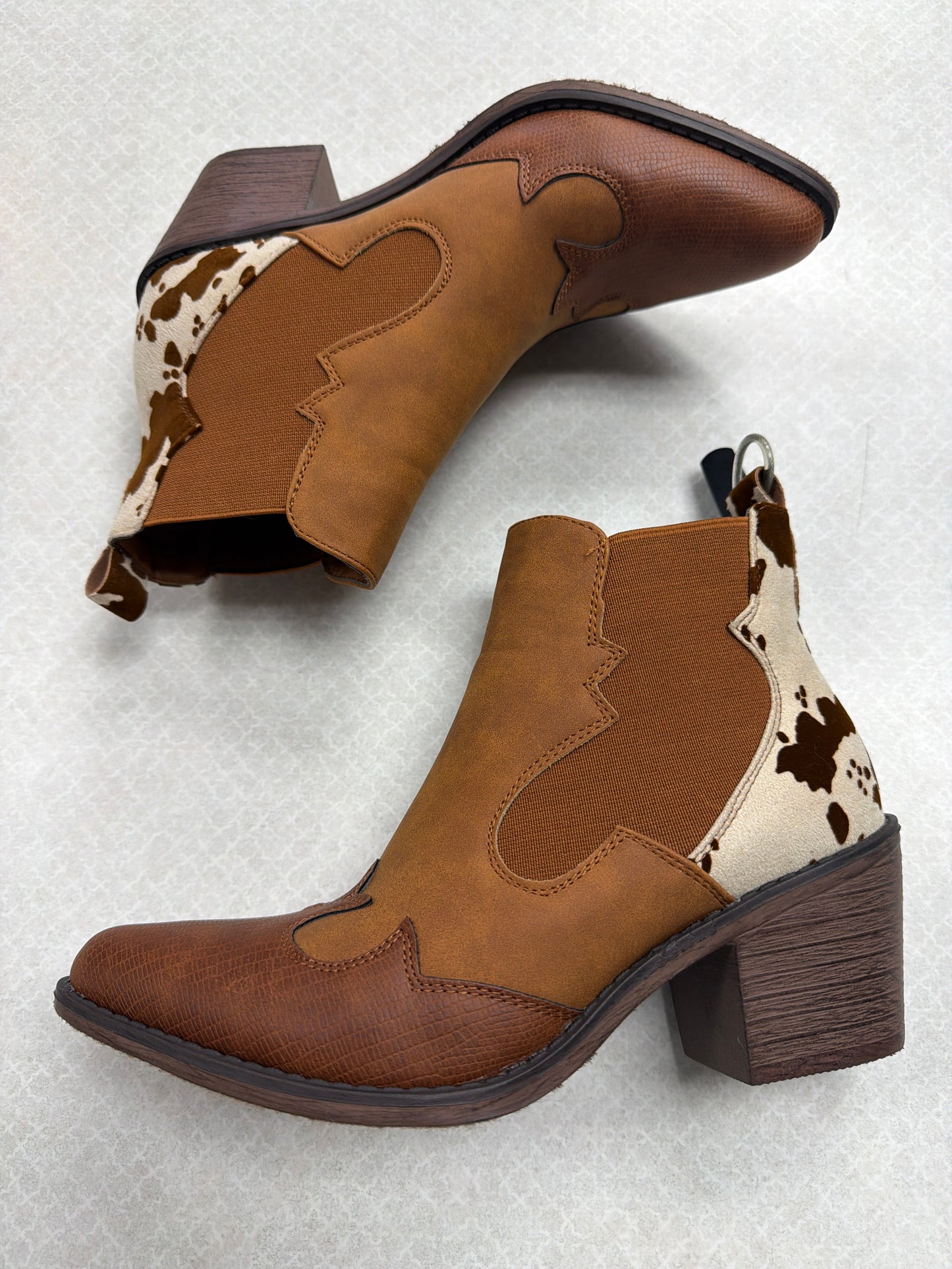 Boots Western By Pierre Dumas In Tan, Size:6