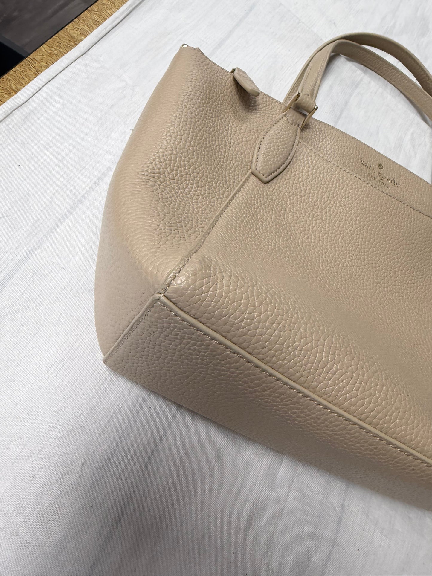 Handbag Designer By Kate Spade In Tan, Size:Medium