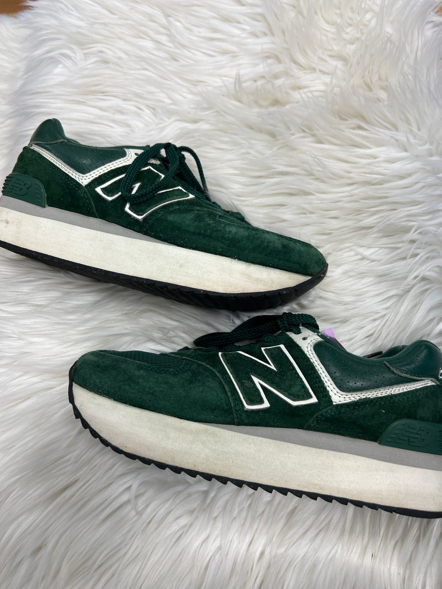 Shoes Sneakers By New Balance In Green, Size:8