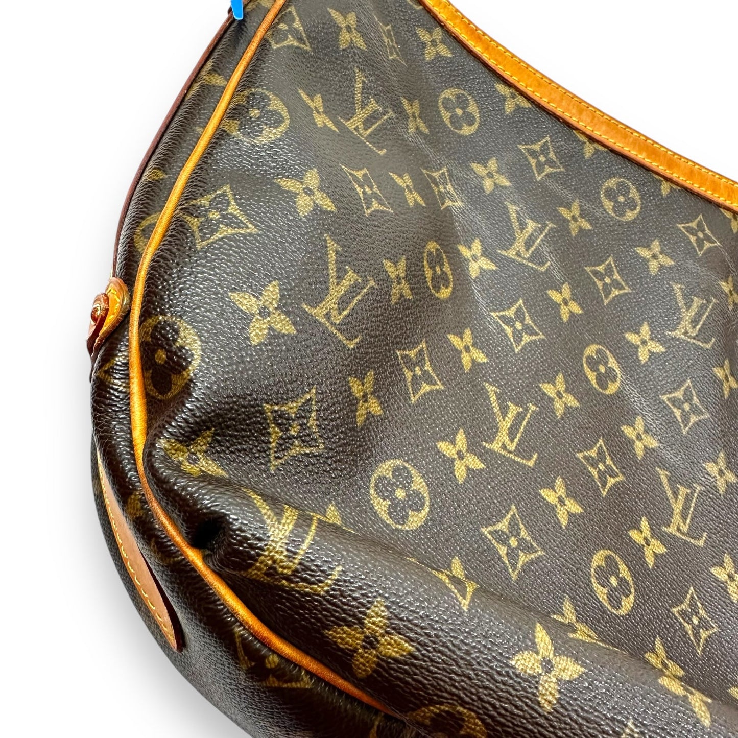 Crossbody Designer By Louis Vuitton, Size: Medium