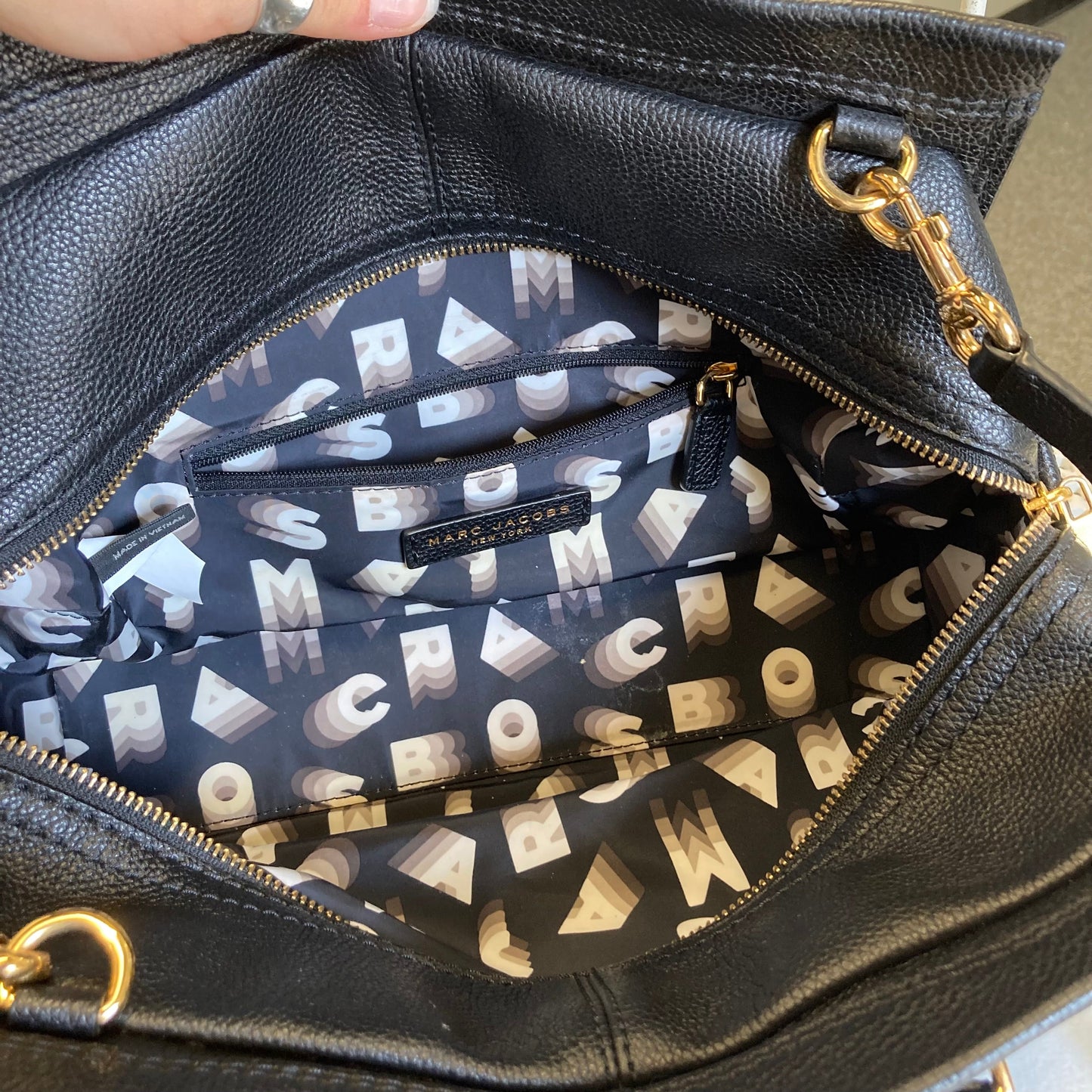 Handbag Luxury Designer By Marc Jacobs In Black, Size:Large
