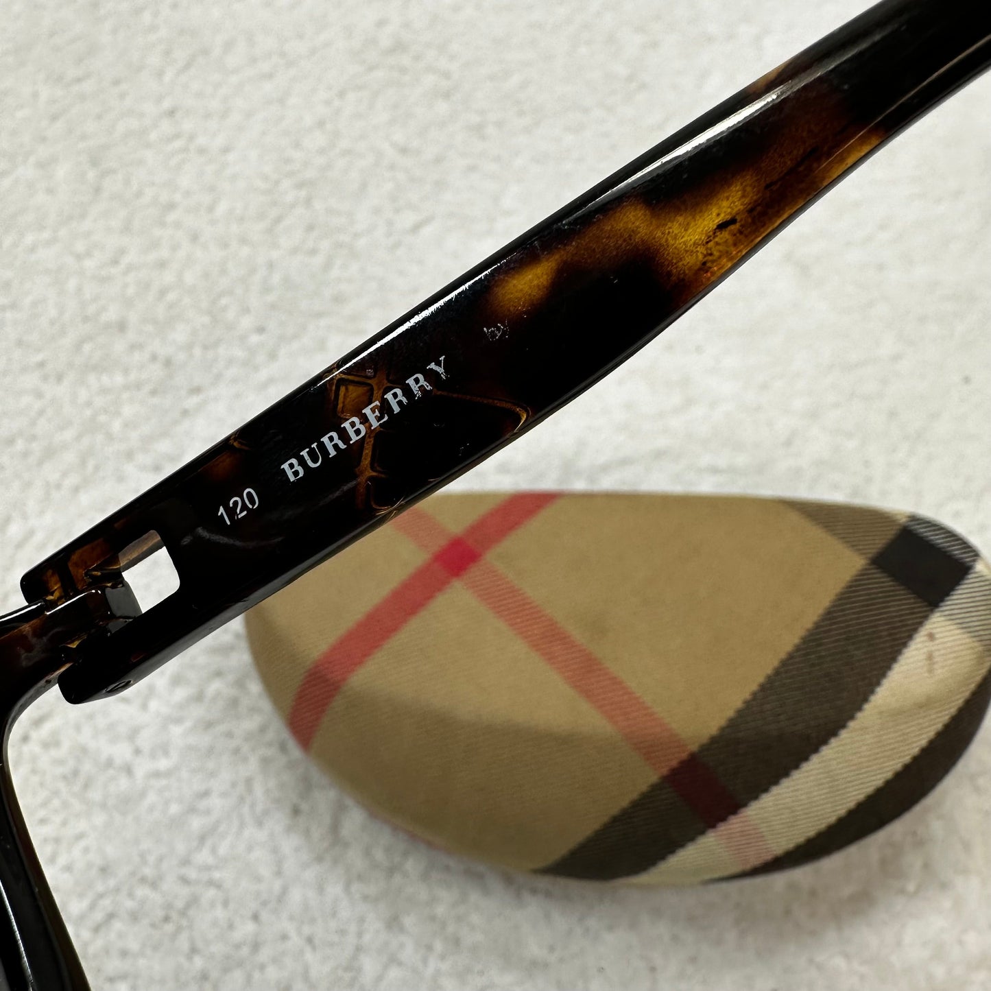 Sunglasses Designer Burberry, Size 02 Piece