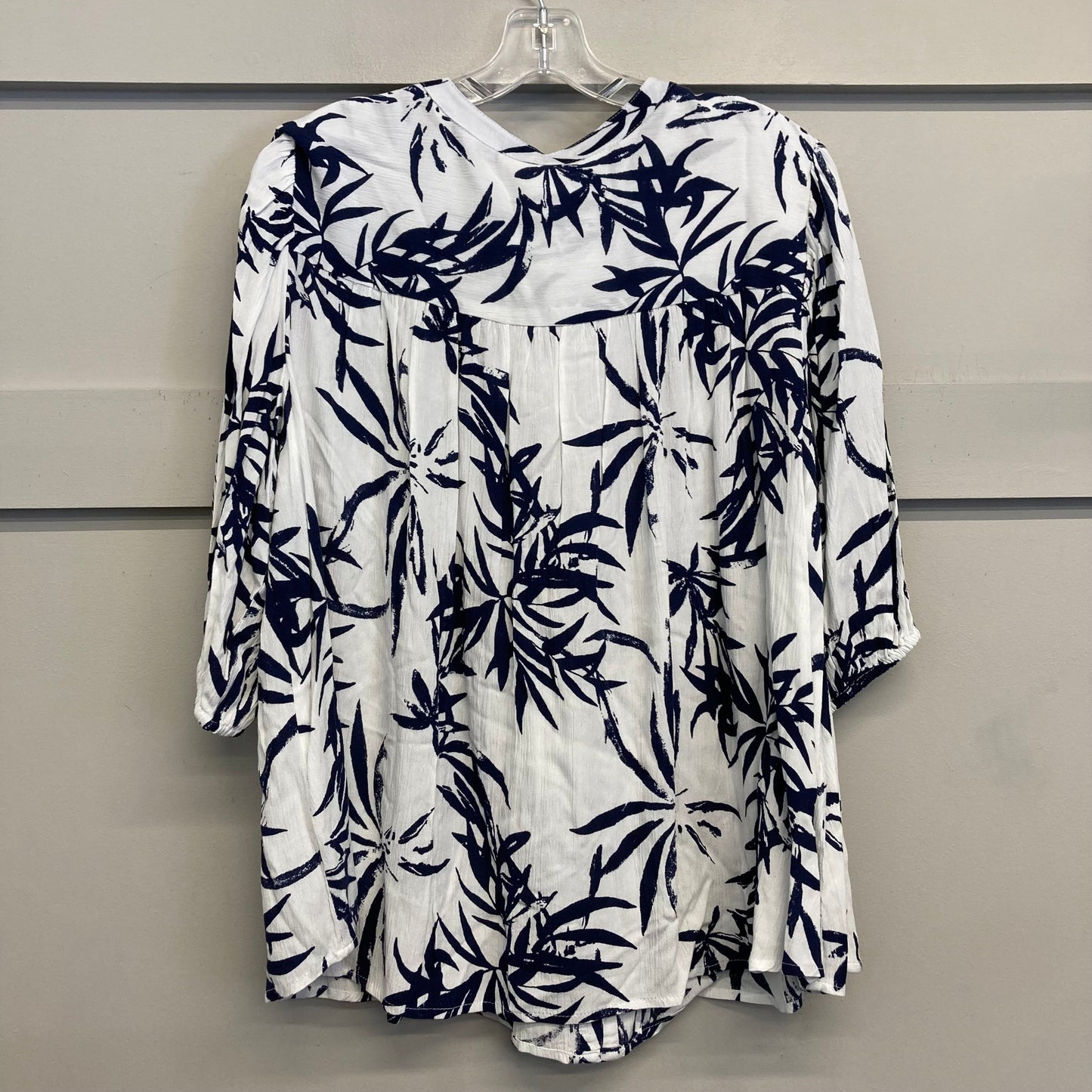 Top 3/4 Sleeve By Intro In Blue & White, Size:Xl