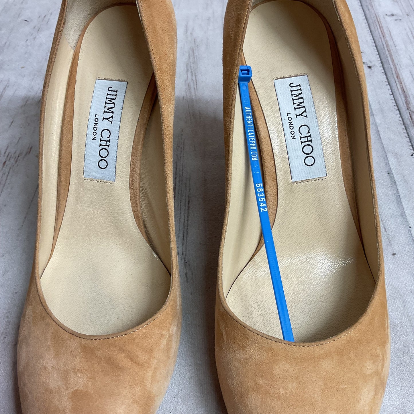 Shoes Luxury Designer By Jimmy Choo In Tan, Size: 39.5