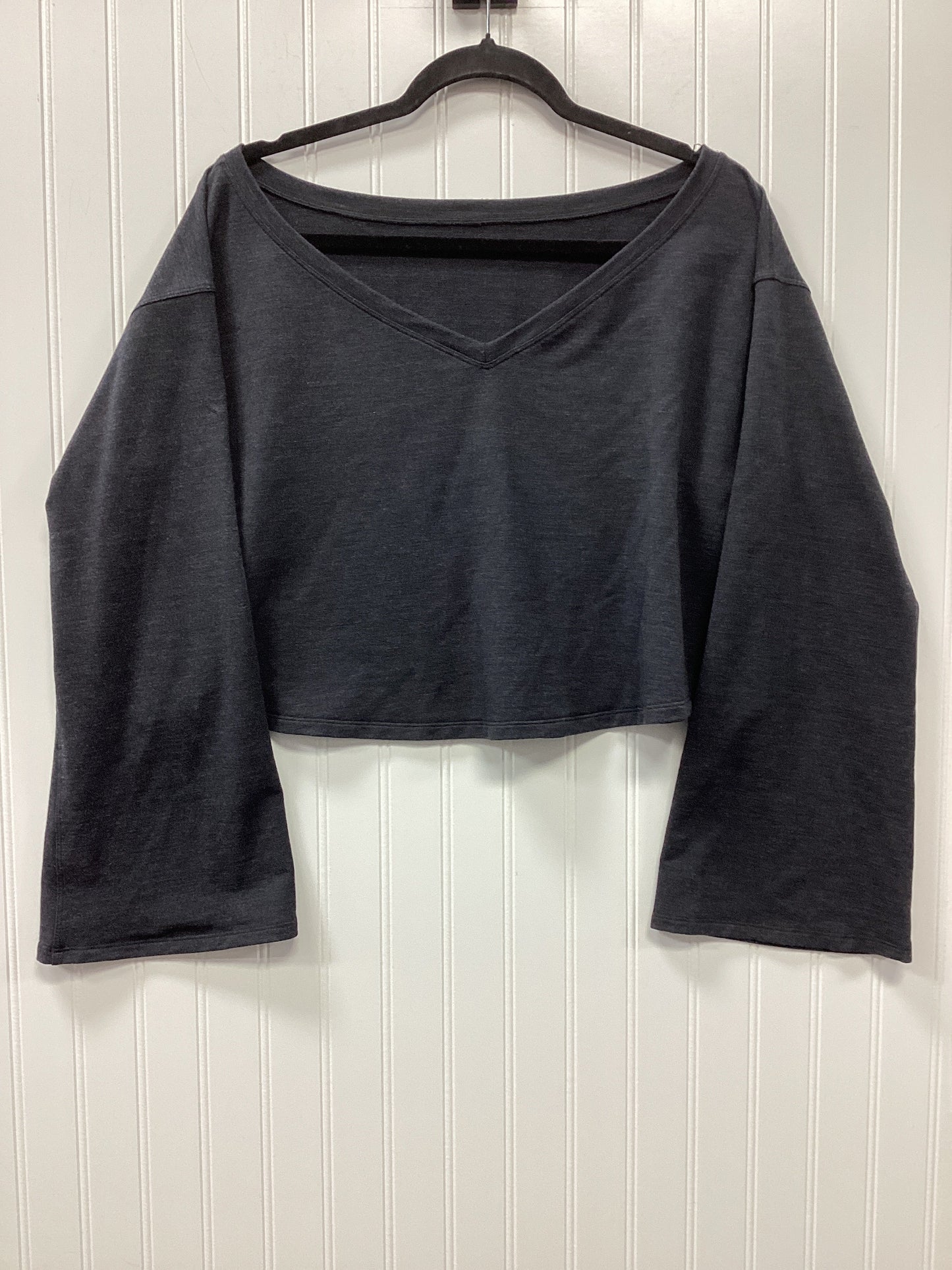 Athletic Top Ls Crewneck By Lululemon In Grey, Size:M