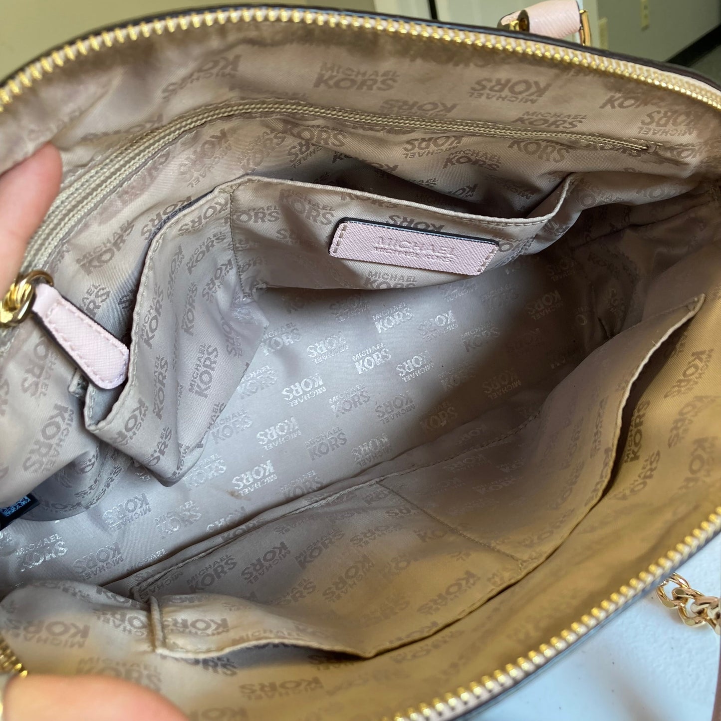 Handbag Designer By Michael Kors In Pink, Size:Medium