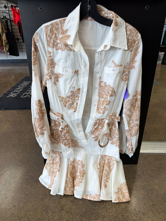 Dress Casual Short By Clothes Mentor In Tan & White, Size:S