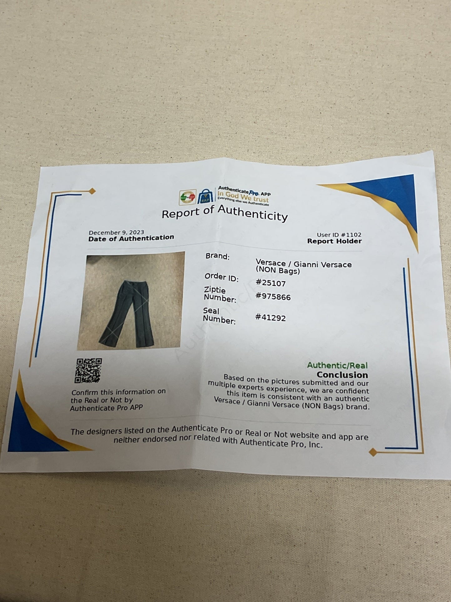 Pants Luxury Designer By Versace In Black, Size:2