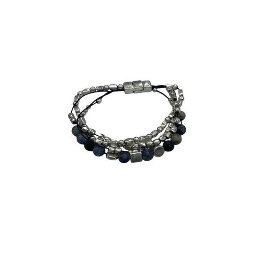 Bracelet Bangle By Clothes Mentor In Blue & Silver