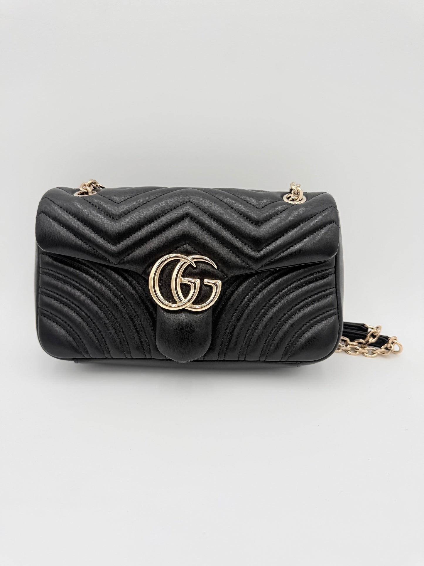 Handbag Luxury Designer By Gucci In Black & Gold, Size:Medium