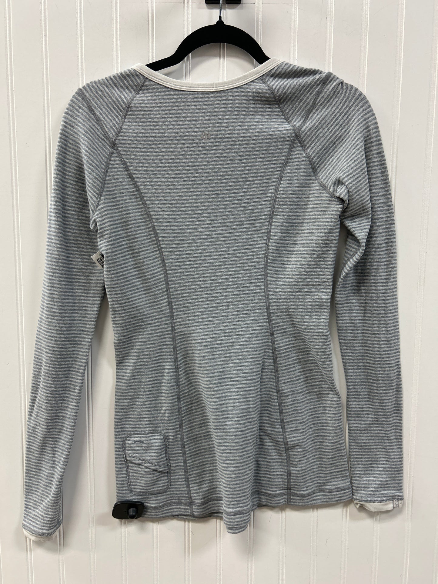Athletic Top Ls Collar By Lululemon In Grey, Size:M
