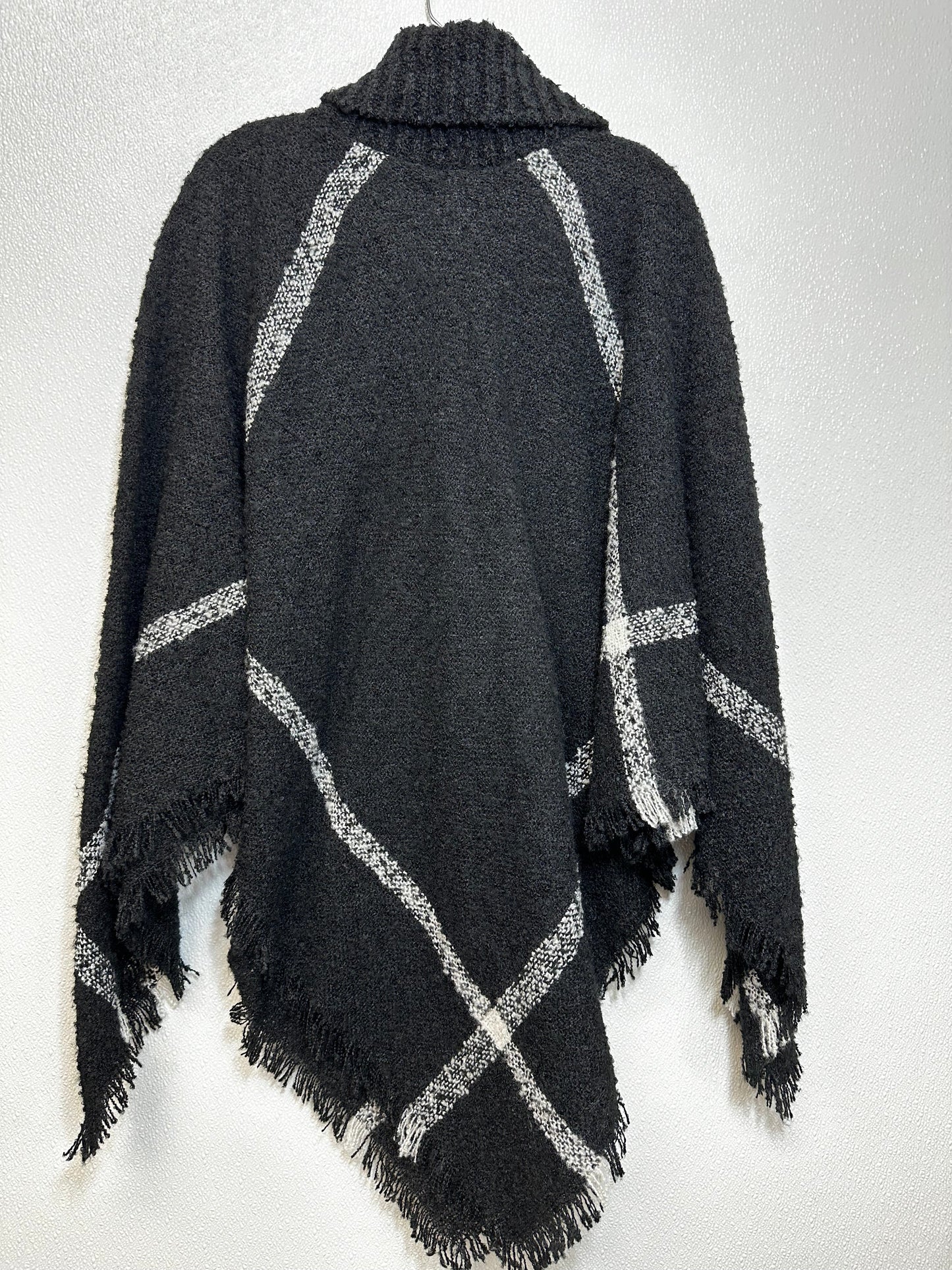 Poncho By Chicos O In Black, Size: L