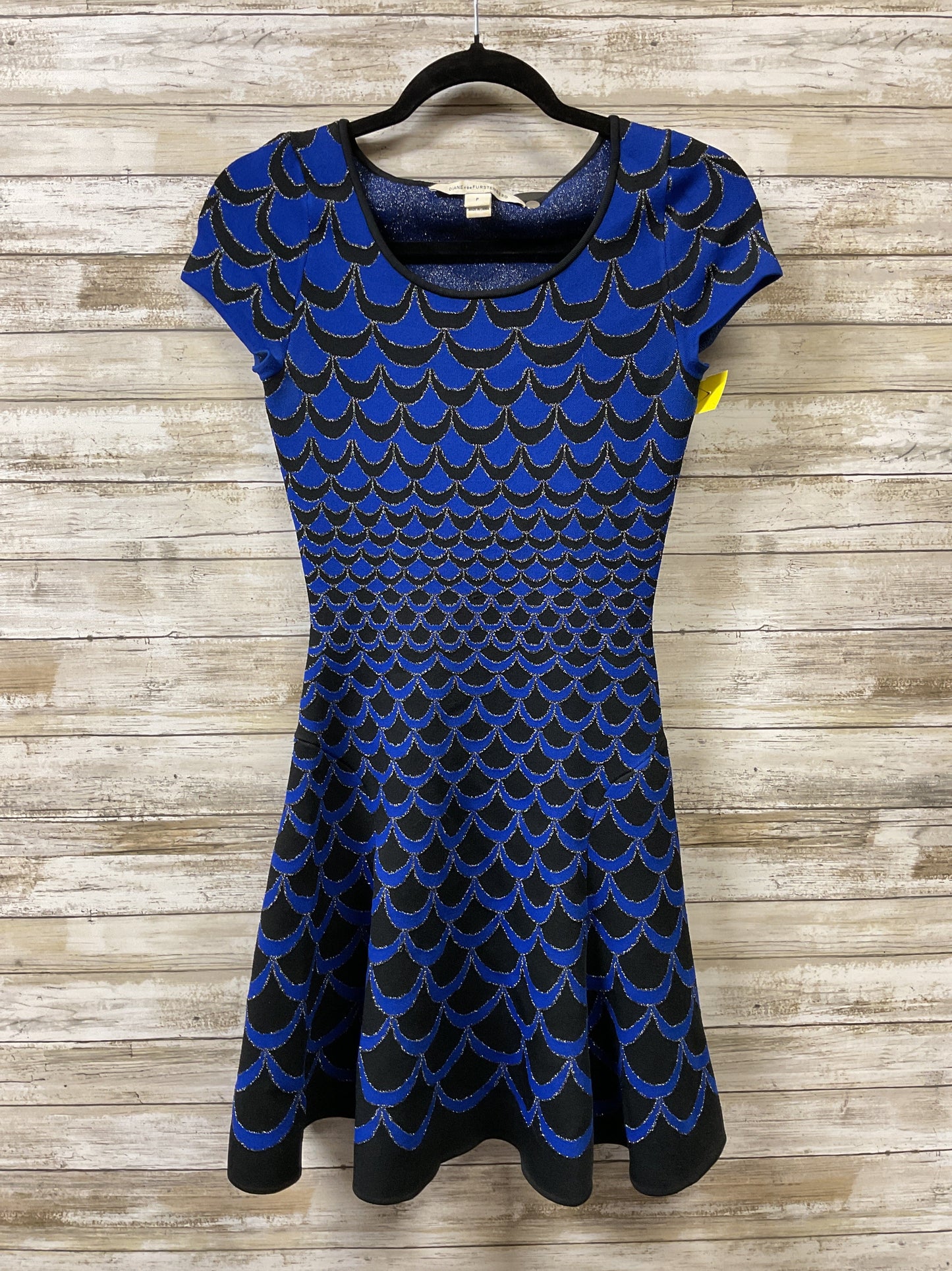 Dress Designer By Diane Von Furstenberg In Black & Blue, Size:Xsp