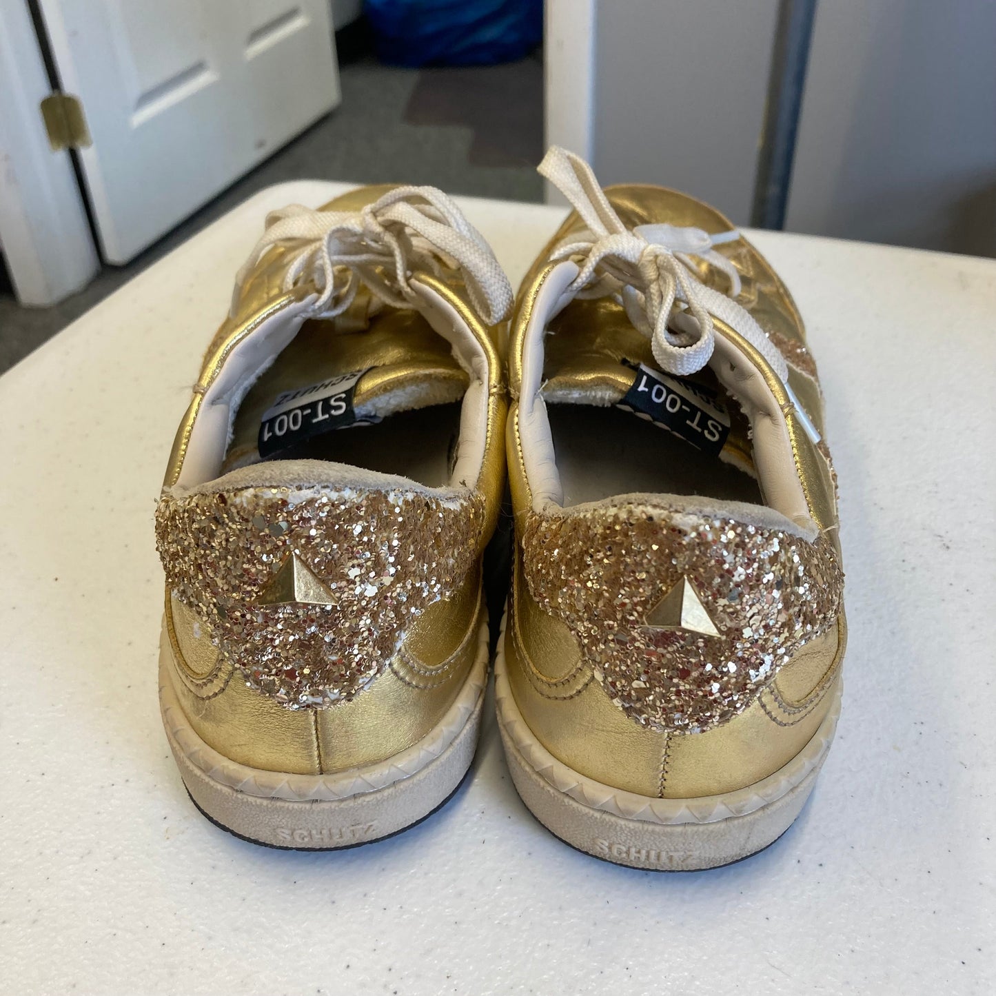Shoes Sneakers By Schutz In Gold, Size:9.5