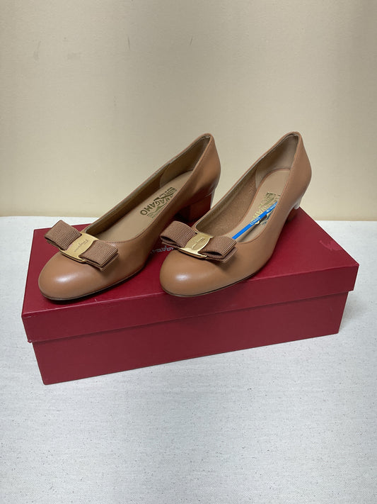 Shoes Designer By Ferragamo In Tan, Size:6.5