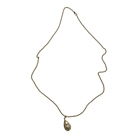 Necklace Pendant By Clothes Mentor In Gold