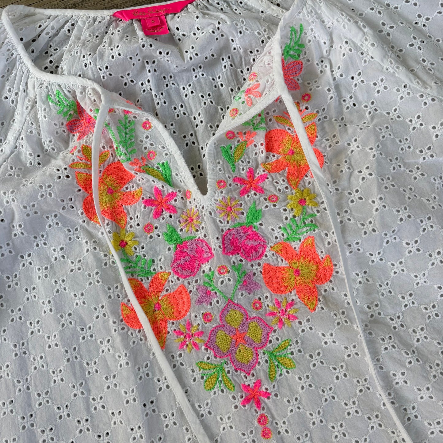 Top Long Sleeve Designer By Lilly Pulitzer In White, Size: S