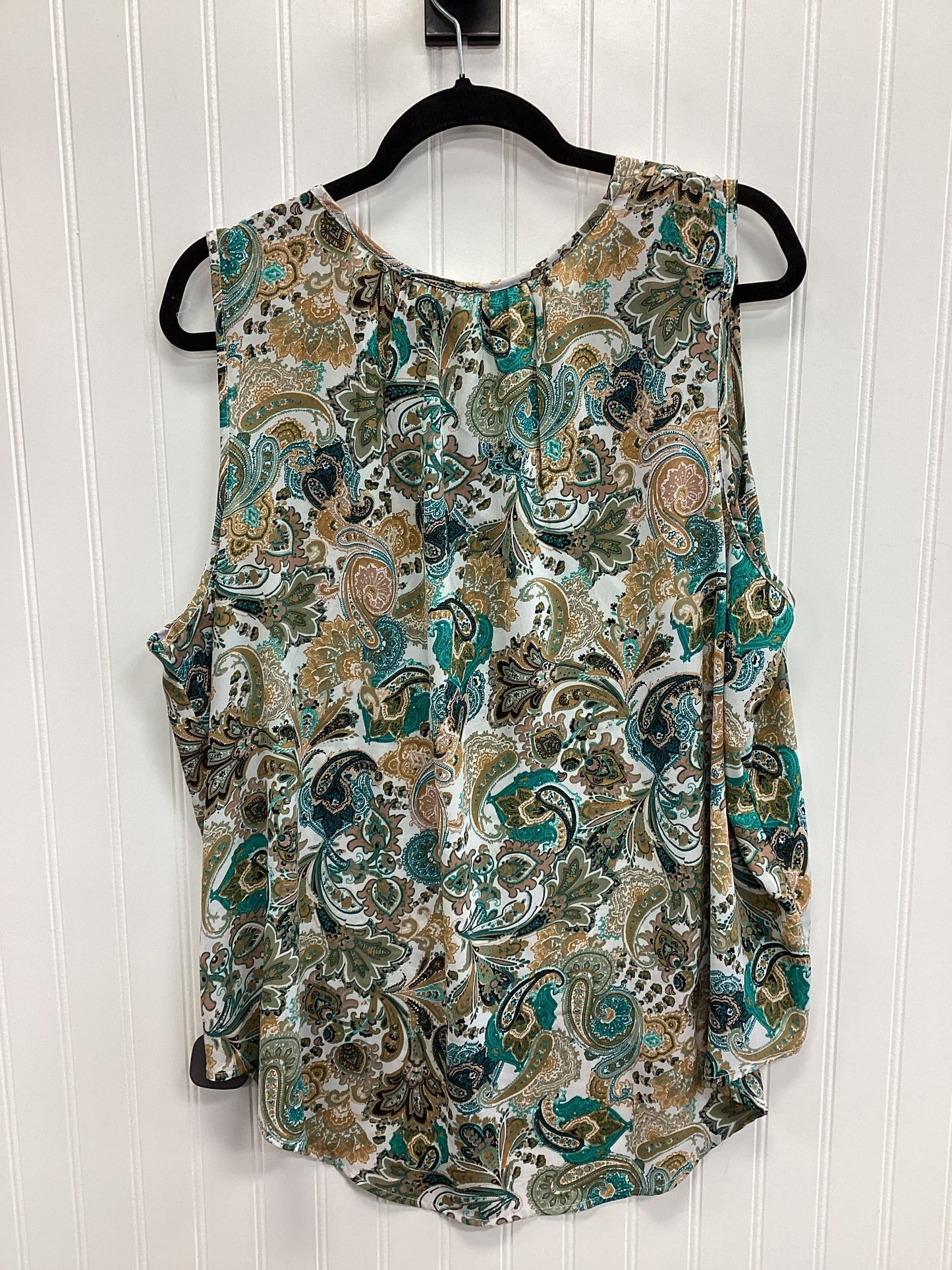Top Sleeveless By Maurices In Green, Size:2X