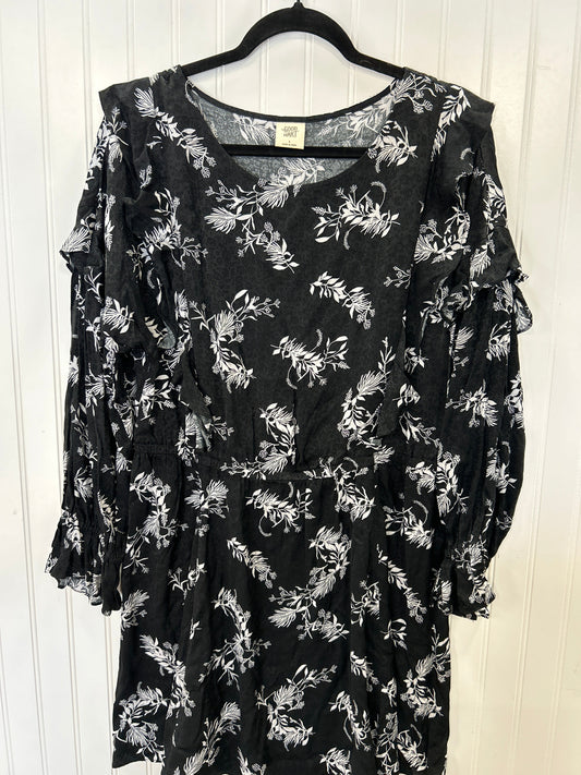 Dress Casual Short By Good Hart In Black, Size:L
