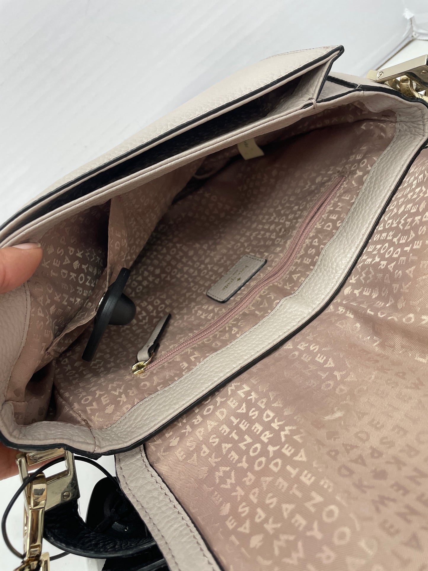 Crossbody Designer By Kate Spade, Size: Medium