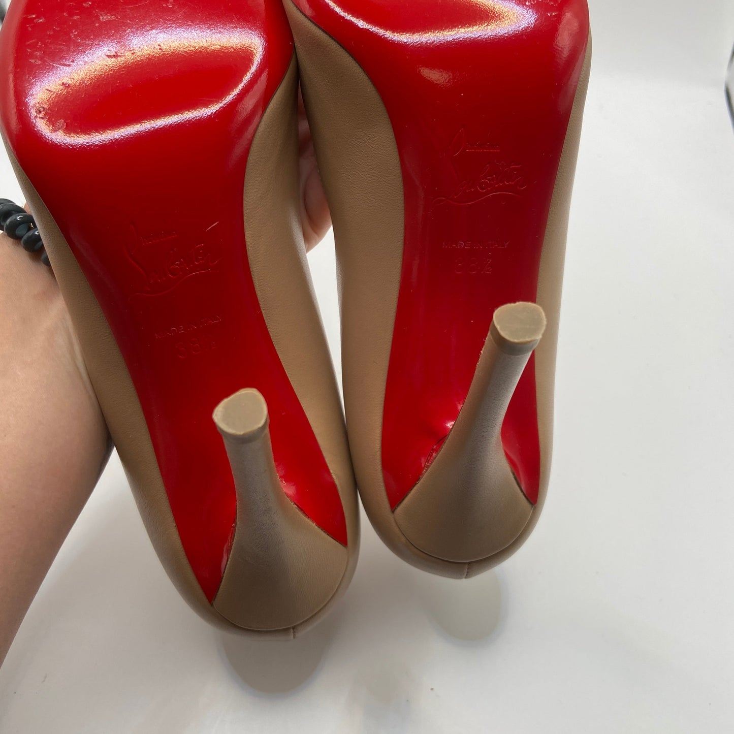 Shoes Luxury Designer By Christian Louboutin In Tan, Size: 8.5