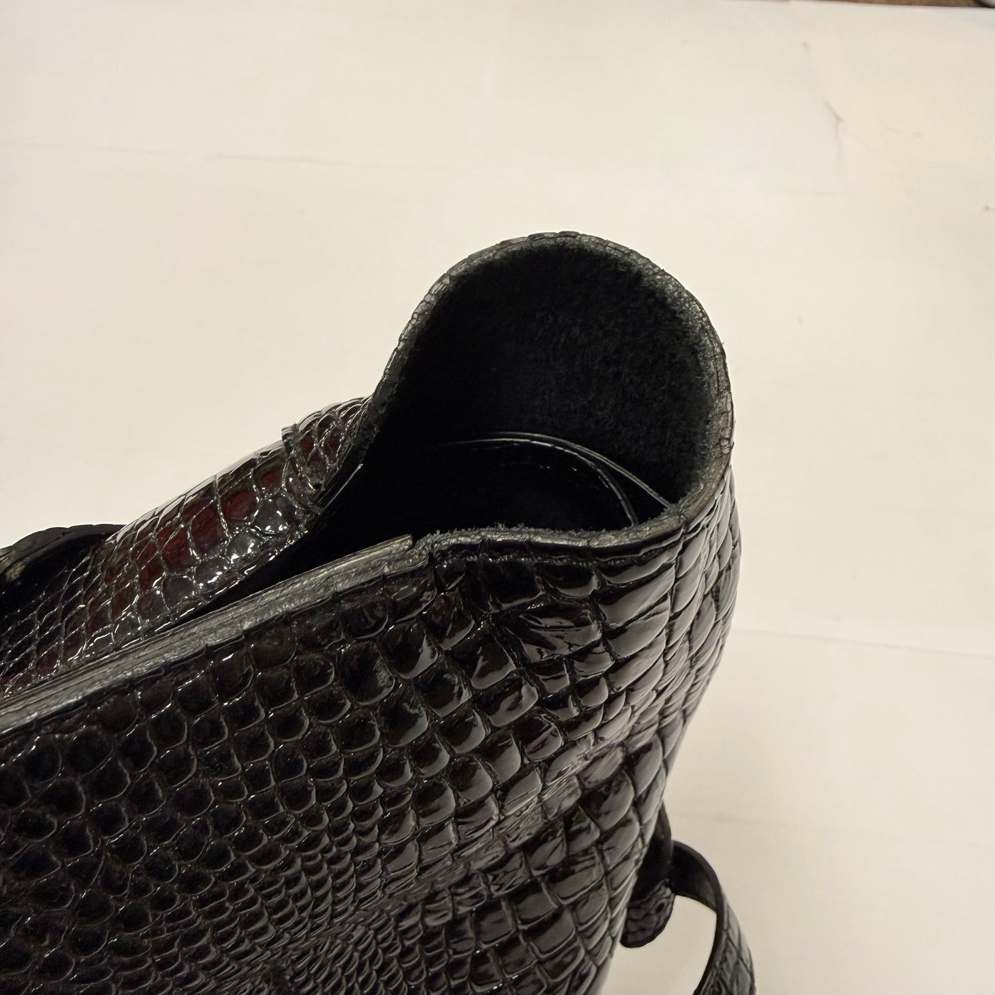 Handbag Designer By Tumi, Size: Large