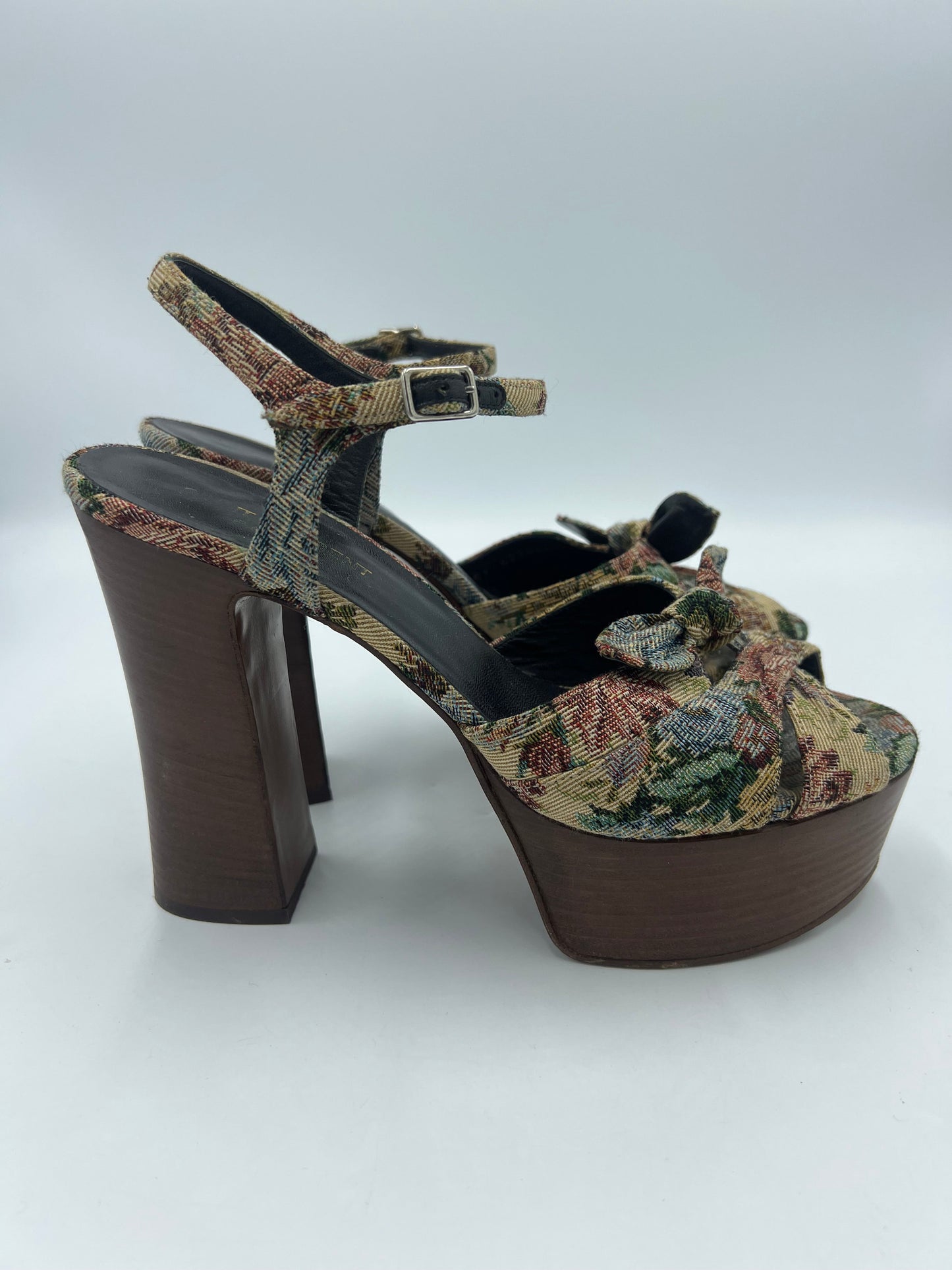 Yves Saint Laurent Designer Shoes  Size: 10.5 / 40.5