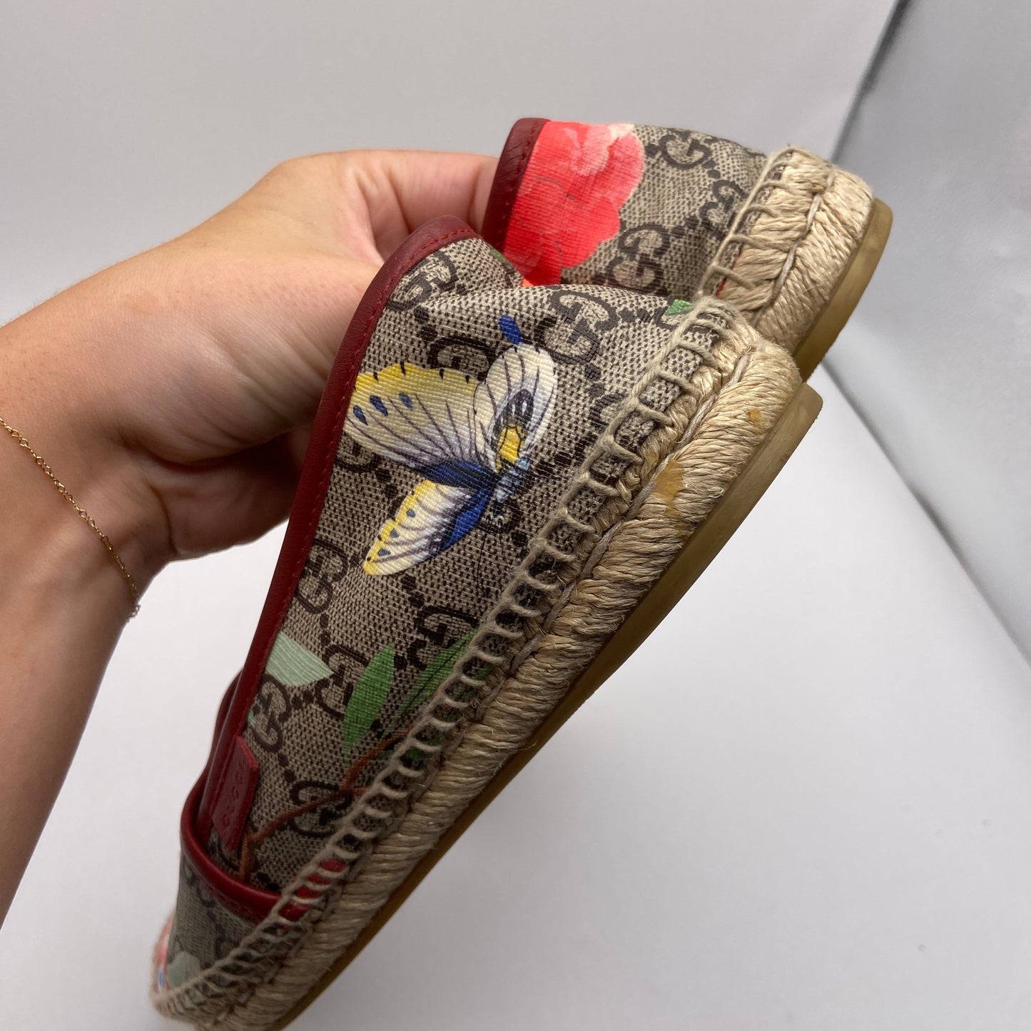 Shoes Luxury Designer By Gucci In Floral Print, Size: 8.5