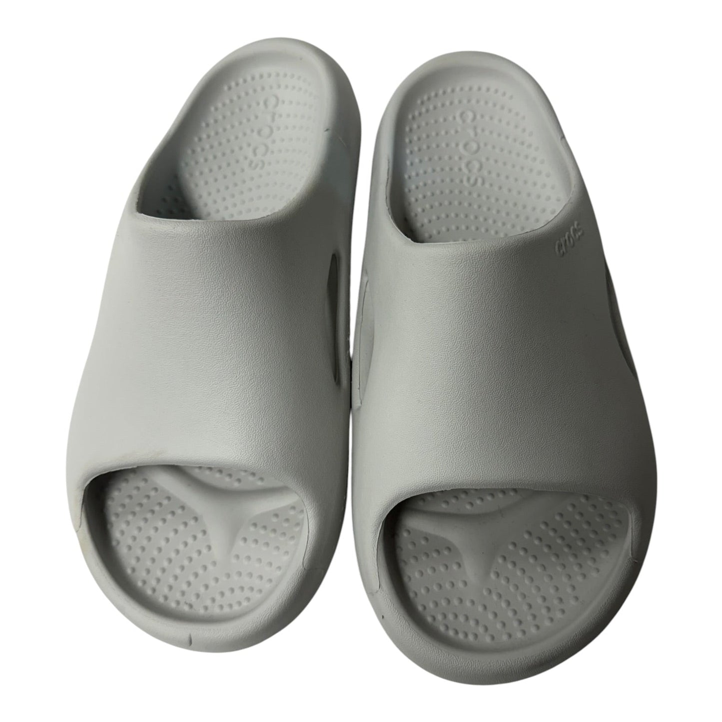 Sandals Flats By Crocs In Grey, Size:7