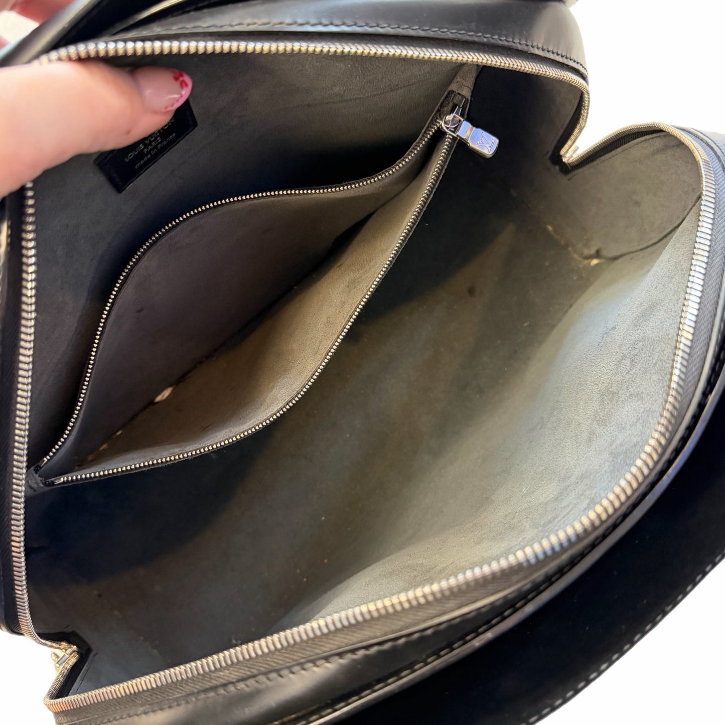 Handbag Luxury Designer By Louis Vuitton, Size: Large
