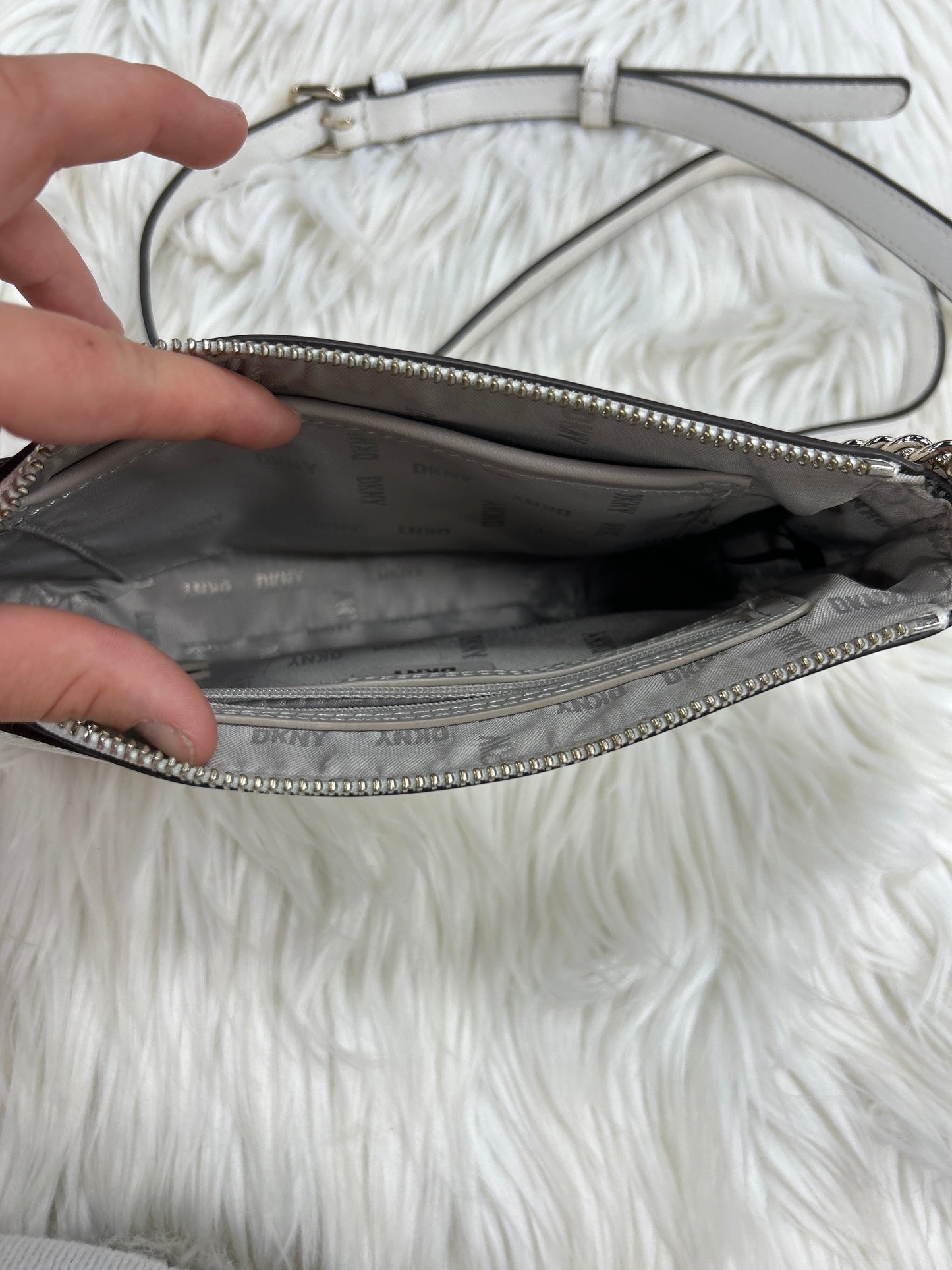 Crossbody By Dkny In White, Size:Small