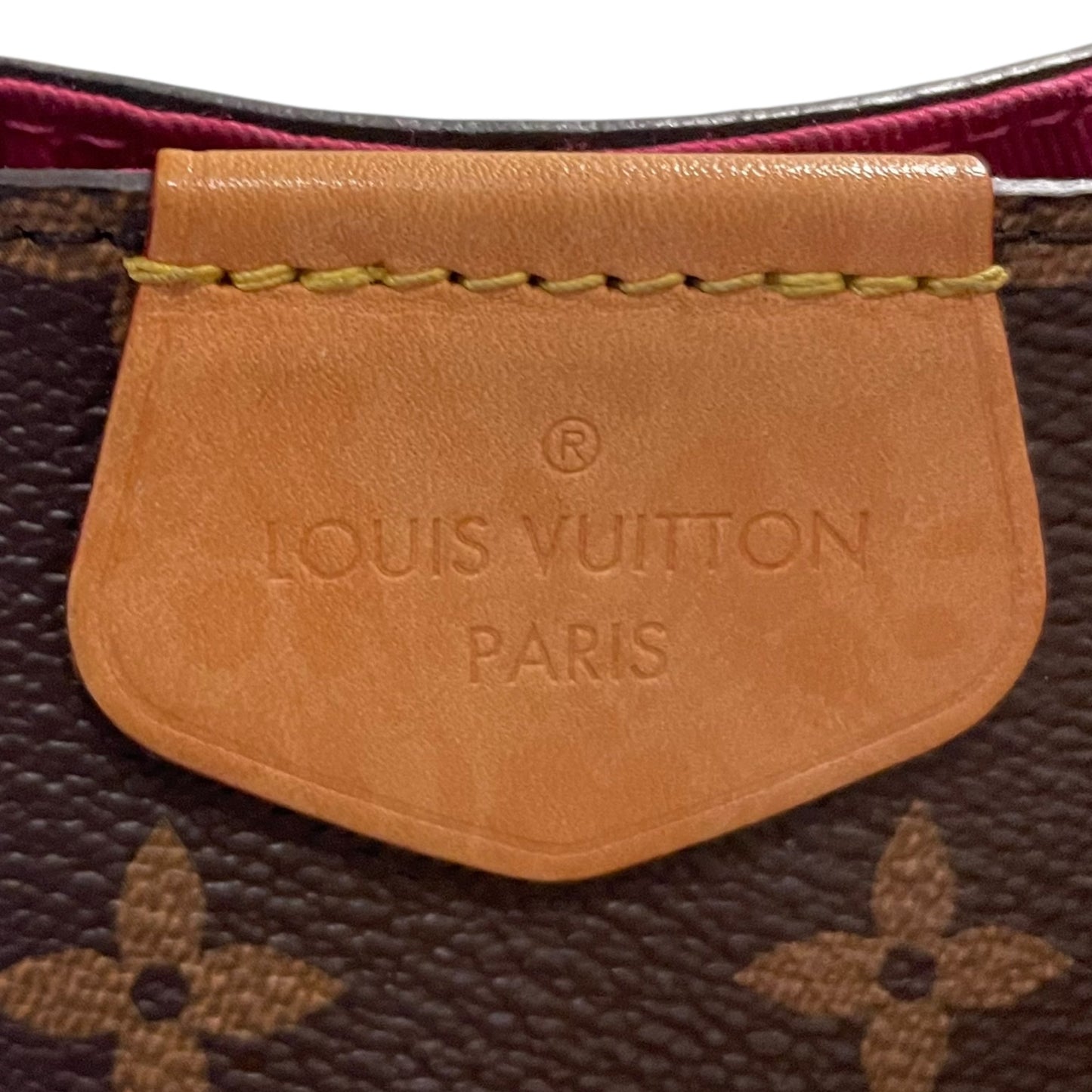 Handbag Luxury Designer By Louis Vuitton, Size: Medium