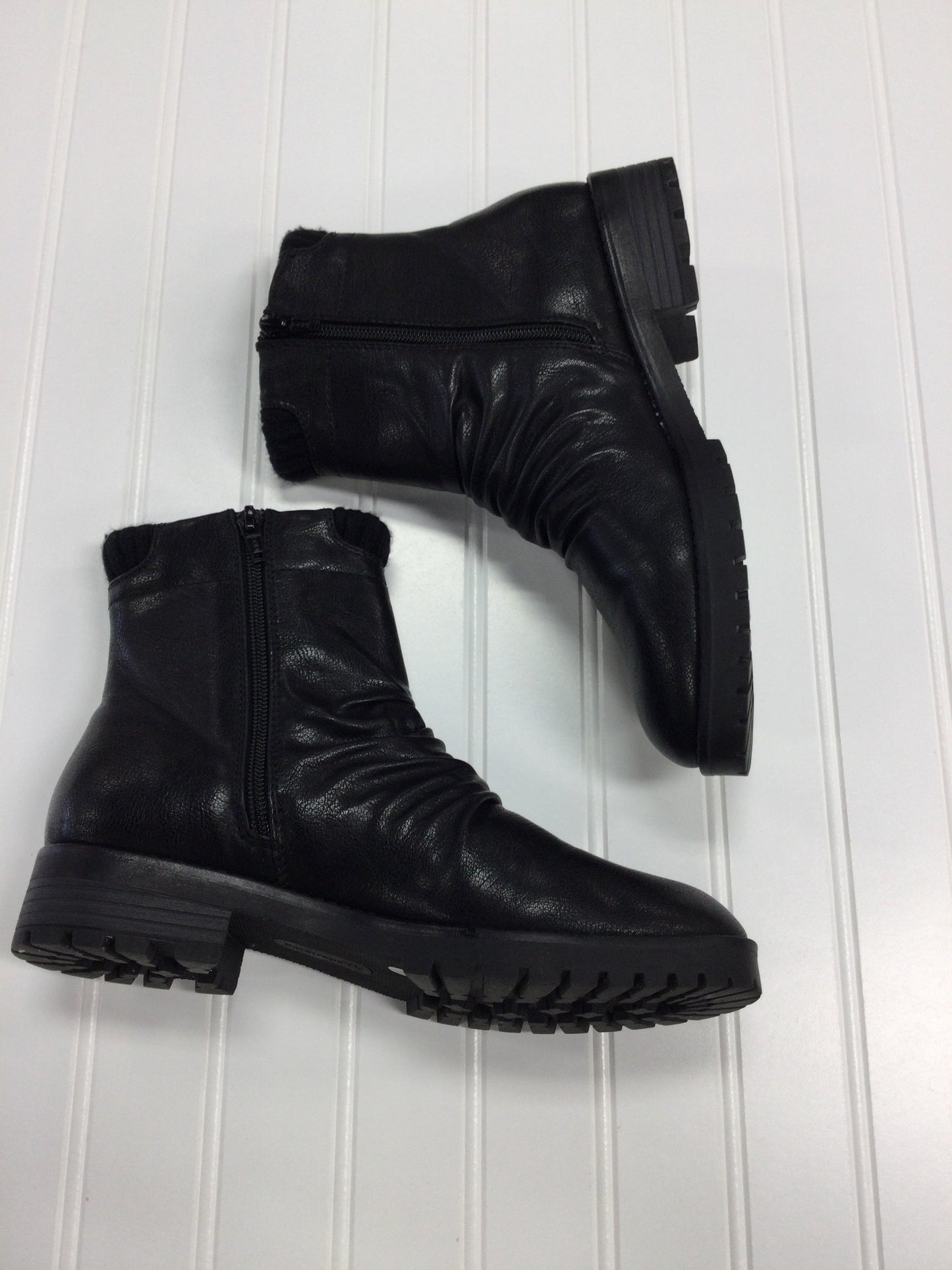 Boots Ankle Flats By Bare Traps In Black, Size:7.5