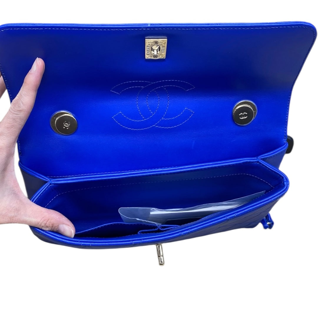 Handbag Luxury Designer By Chanel, Size: Medium