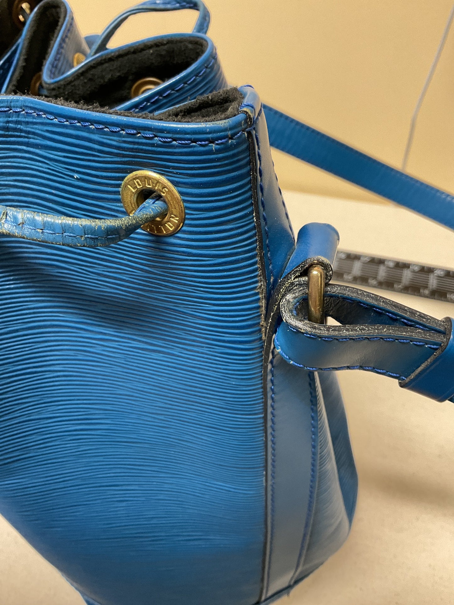 Handbag Luxury Designer By Louis Vuitton In Blue, Size:Large