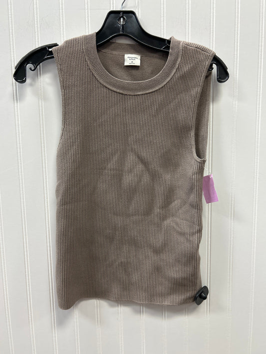 Top Sleeveless By Abercrombie And Fitch In Taupe, Size:M