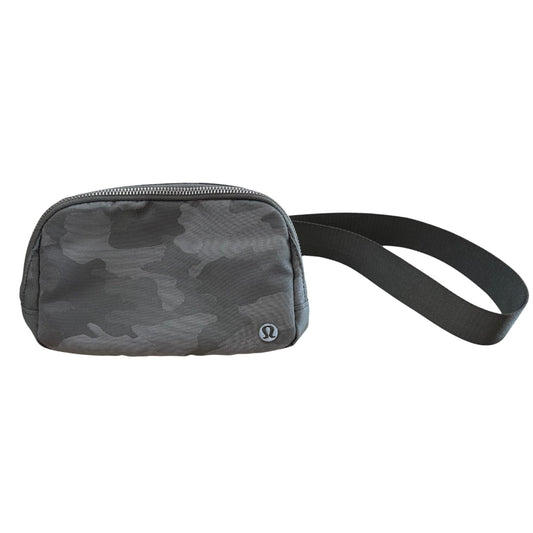 Crossbody By Lululemon In Camouflage Print, Size:Small