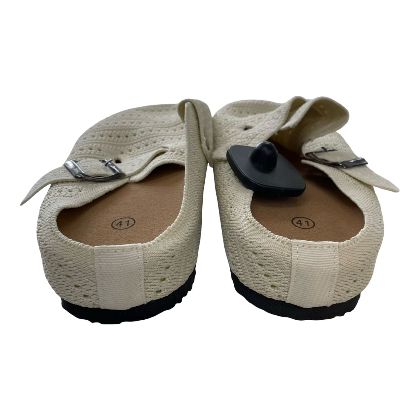 Shoes Flats By Clothes Mentor In Cream, Size:9.5