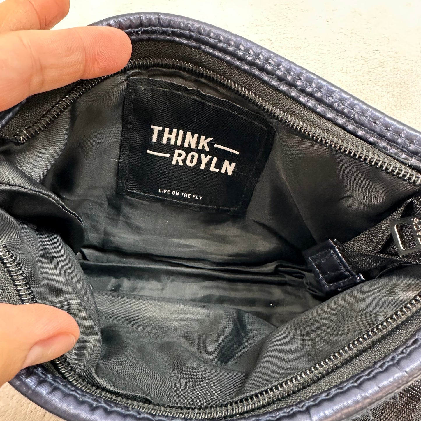Crossbody By Think Royln, Size: Small