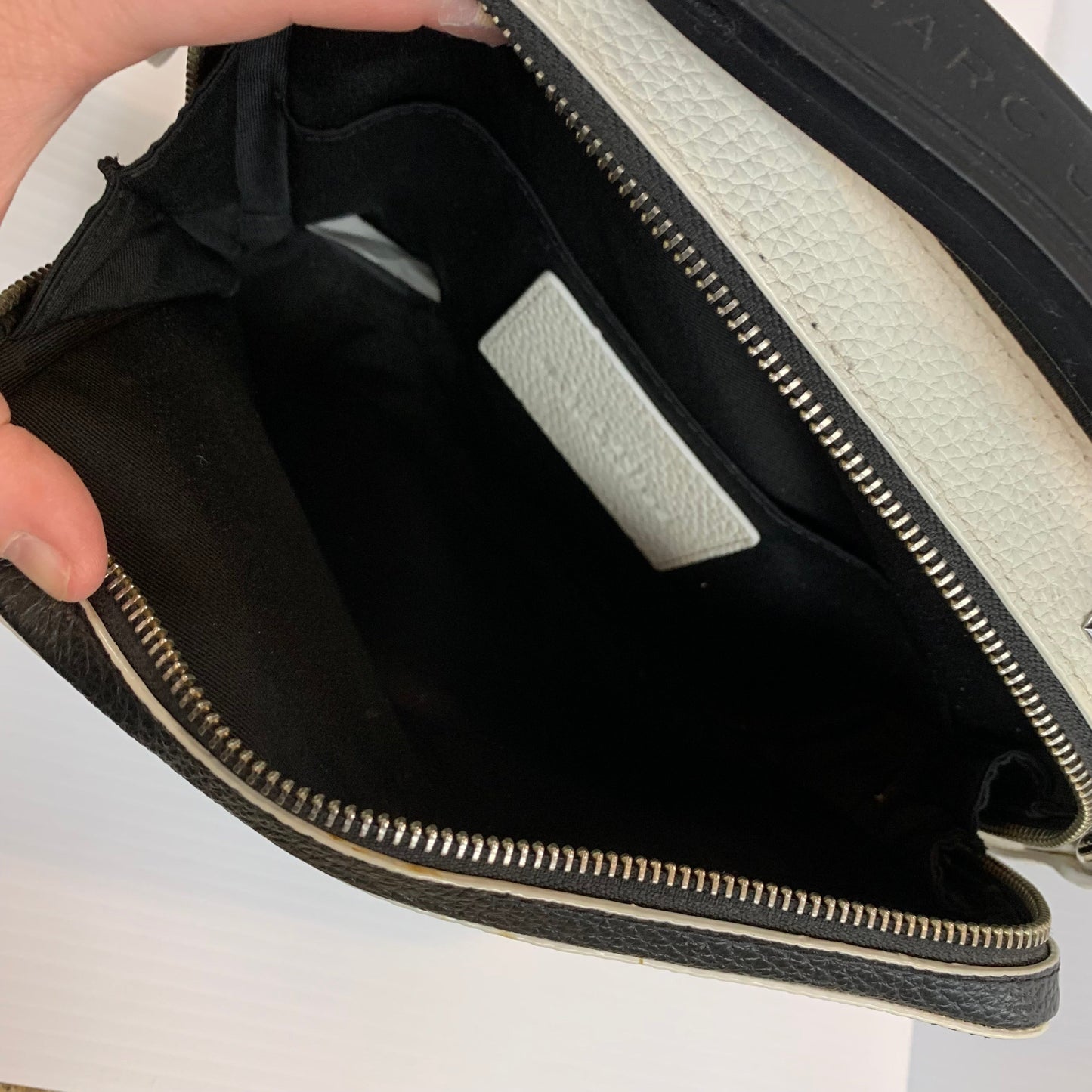 Crossbody Luxury Designer By Marc Jacobs, Size: Small