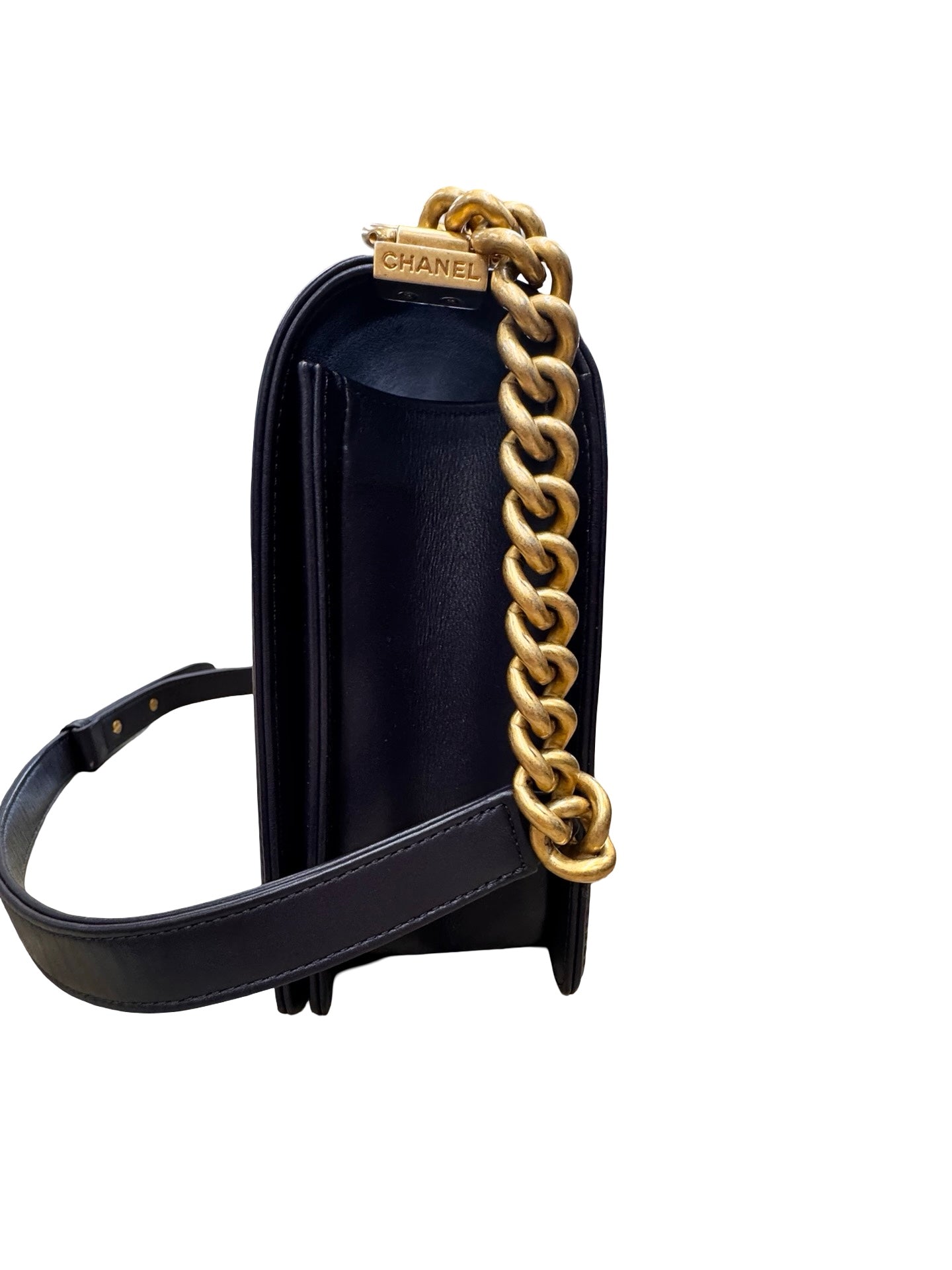 Grained Calfskin Black & Gold-Tone Metal
Chanel Boy Handbag Luxury Designer By Chanel In Black & Gold, Size:Large (6.9x11x3)