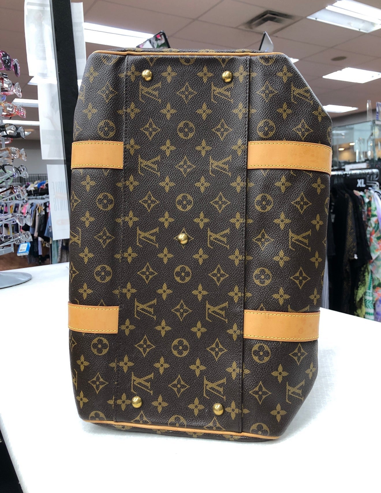 Handbag Luxury Designer By Louis Vuitton, Size: Large