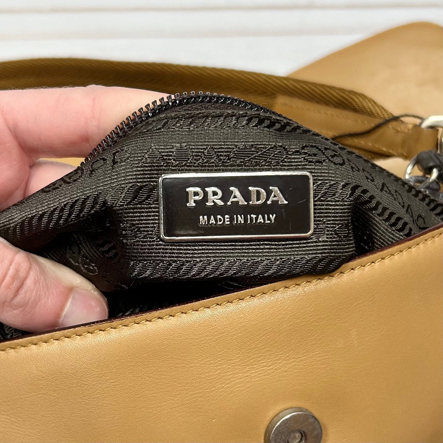 Handbag Luxury Designer By Prada  Size: Medium