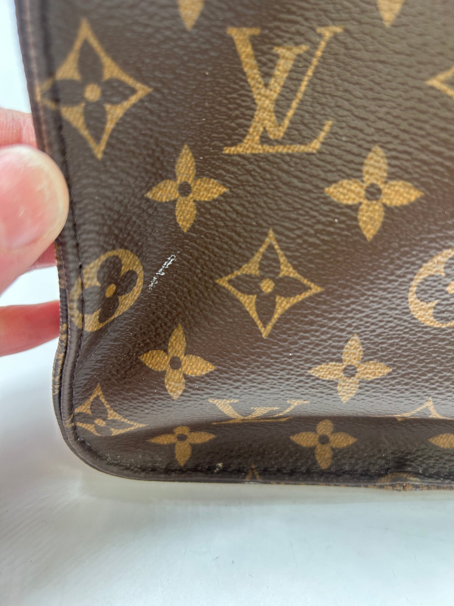 Tote Luxury Designer By Louis Vuitton, Size: Medium