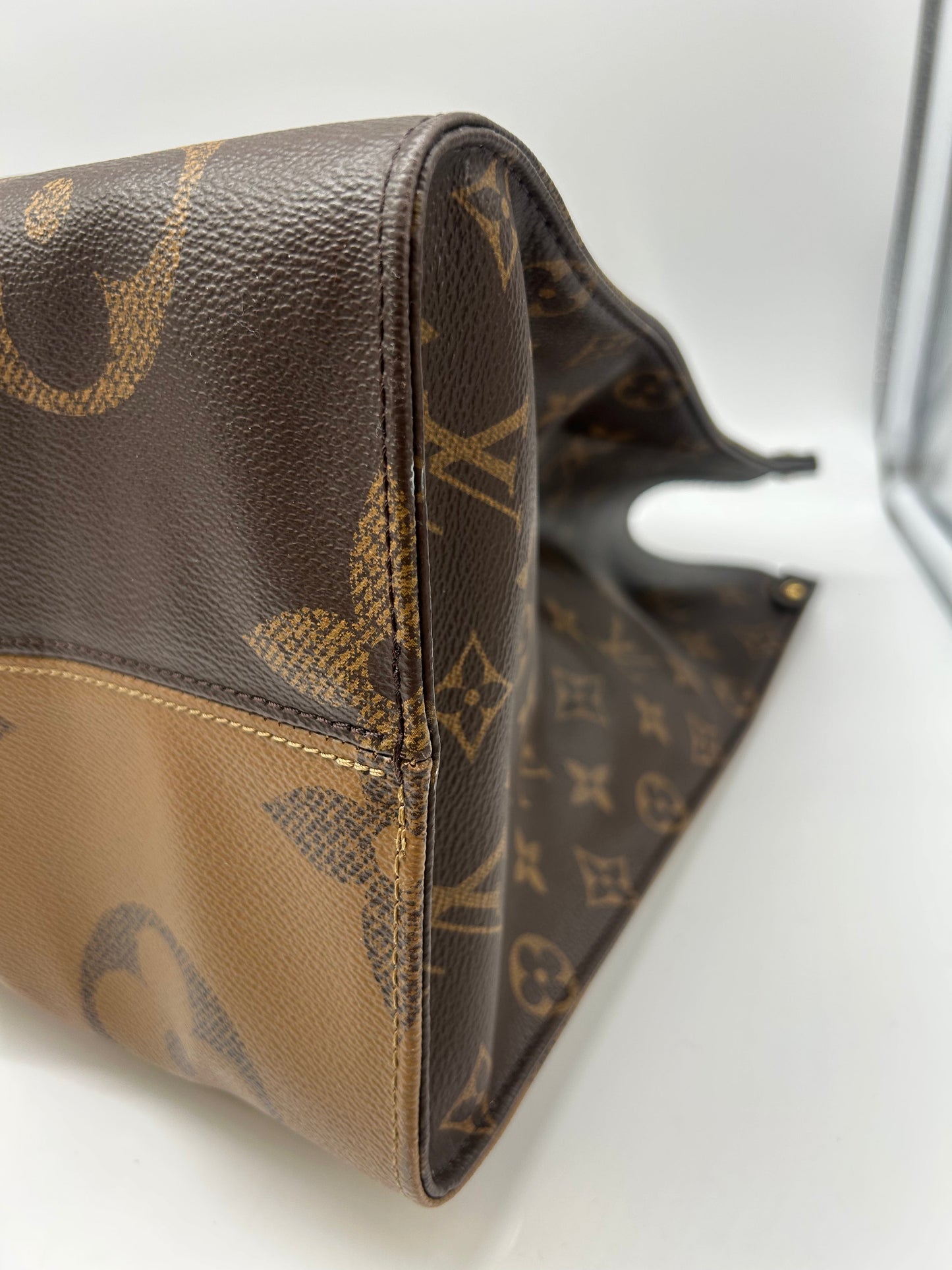 Tote Luxury Designer By Louis Vuitton, Size: Medium