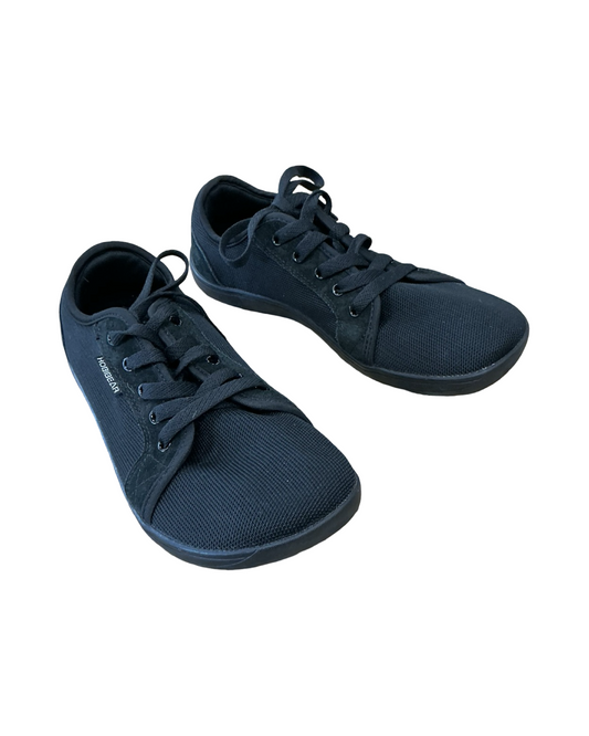 Shoes Sneakers By Clothes Mentor In Black, Size:9